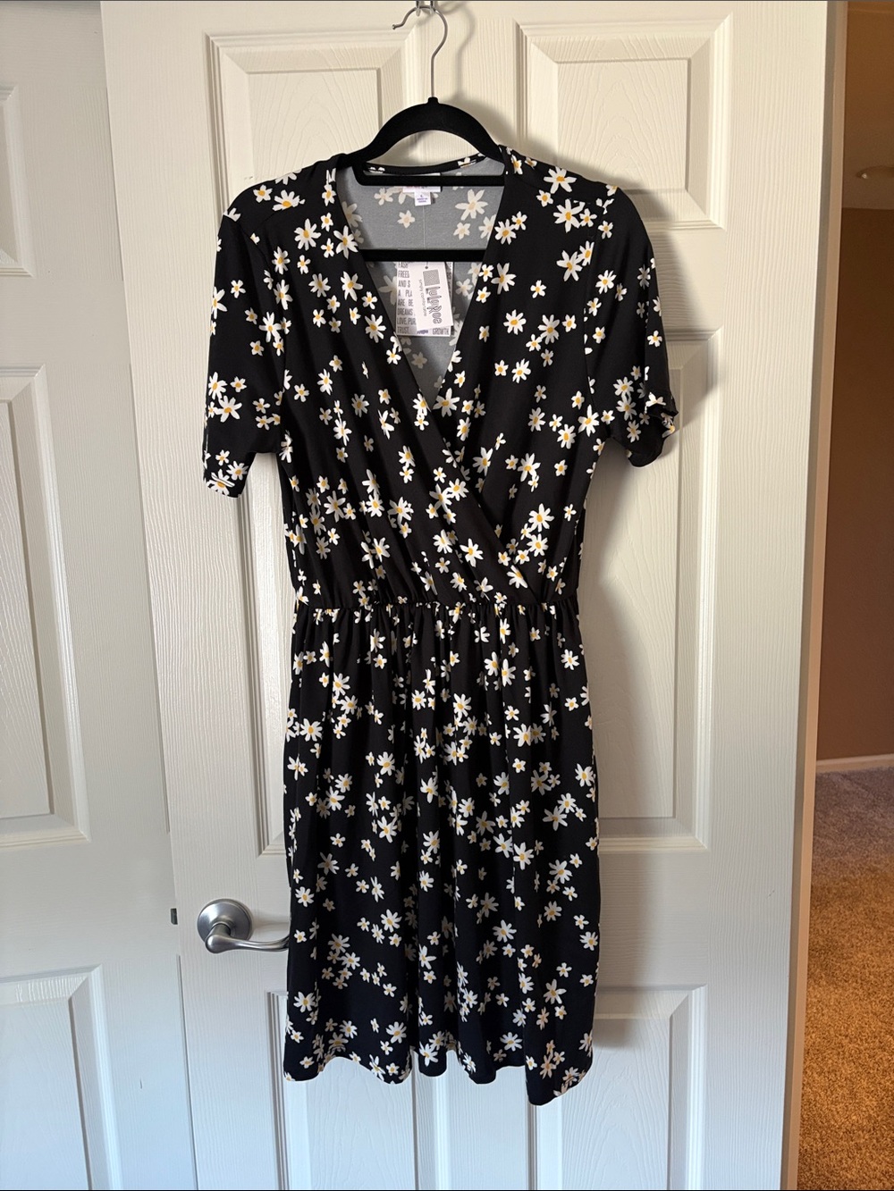 LulaRoe Chantale Daisy Print Wrap-Front Women's Dress.
